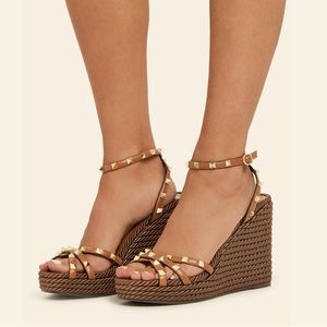 VALENTINO GARAVANI ROCKSTUD TORCHON BROWN ROPE ANKLE STRAP PLATFORM WEDG…